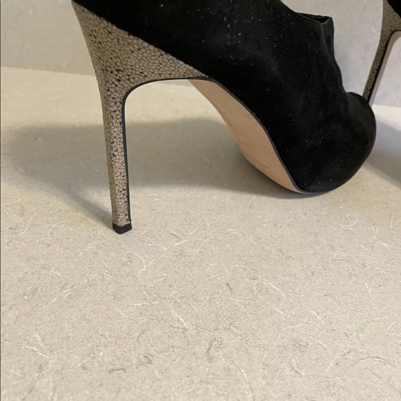 AUTHENTIC WOMENS MANOLO BLAHNIK BLACK SUEDE SHOES, HEELS, SIZE 39.5 - Picture 4 of 10